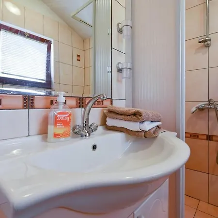 Kroatisches Steinhaus - #a33148